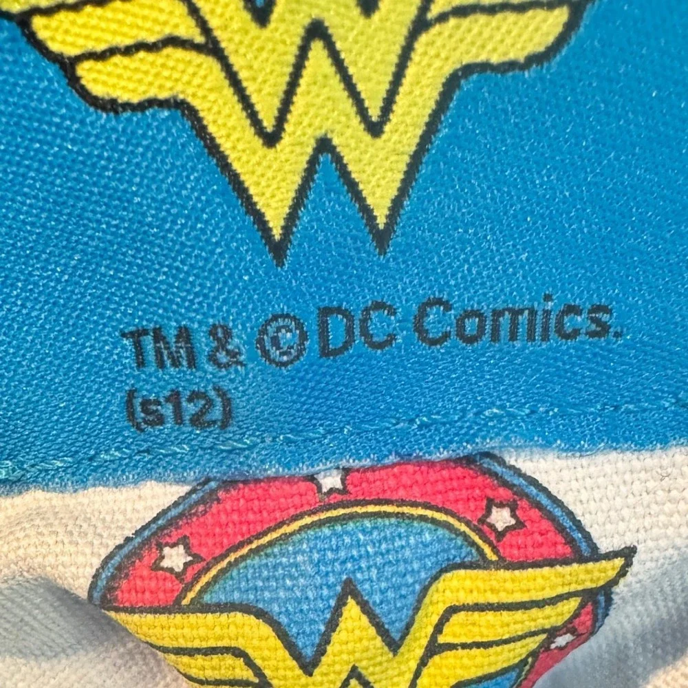 Wonder Woman‎ Converse All Star High Top Sneakers Womens Size 7 Comic Book